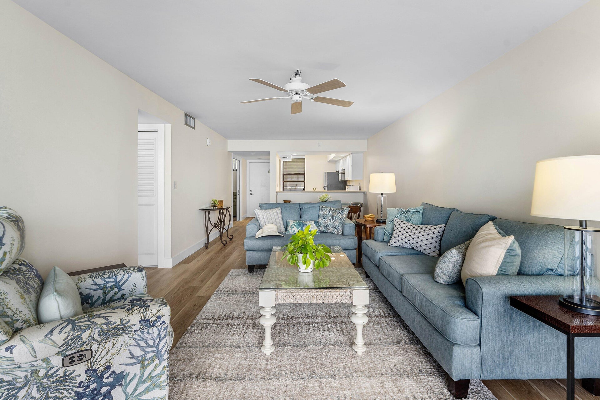 Unit 14203 photo 8