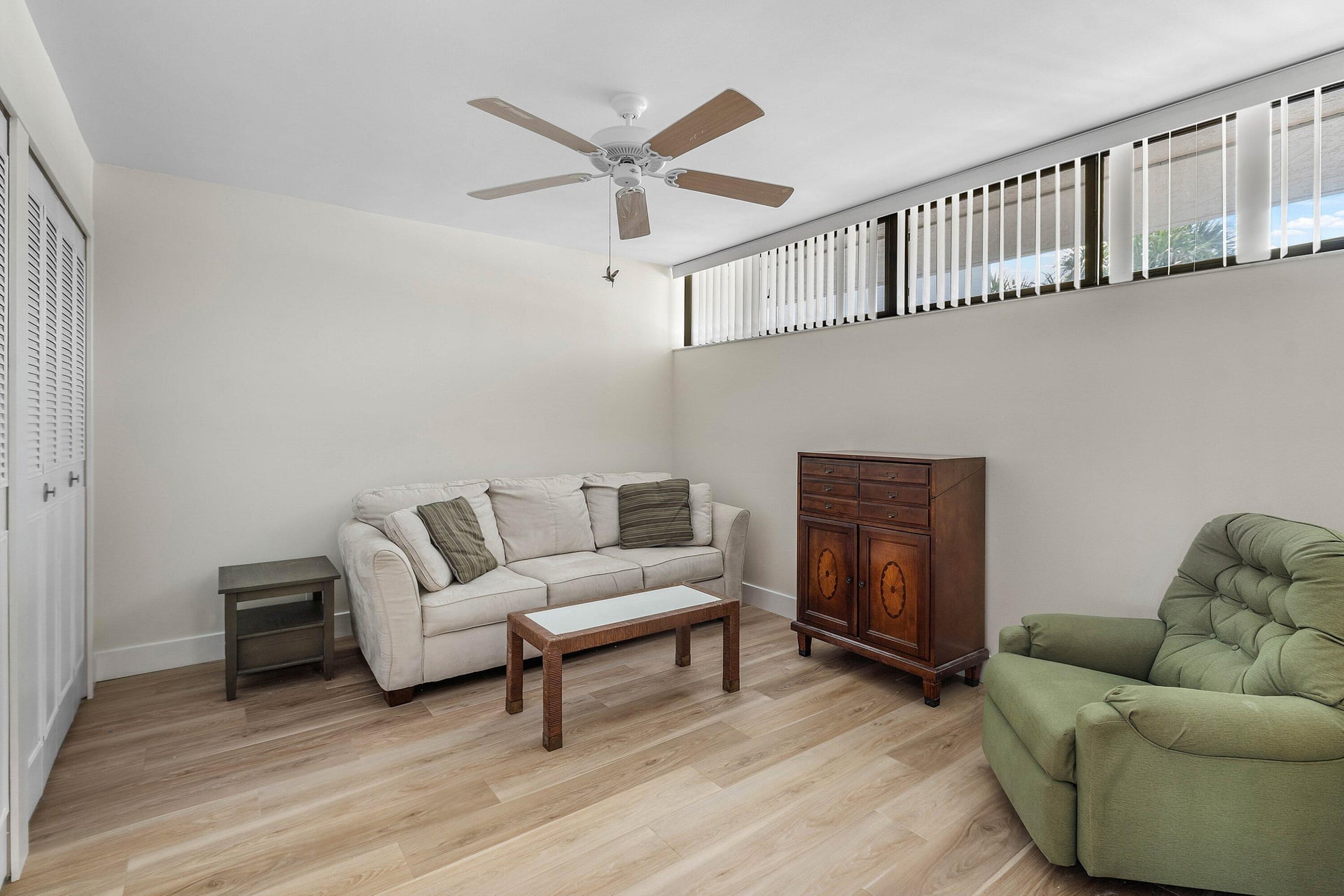 Unit 14203 photo 17