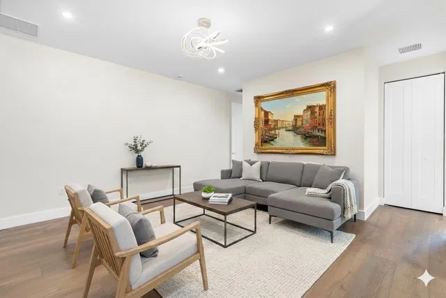 Residence photo 16