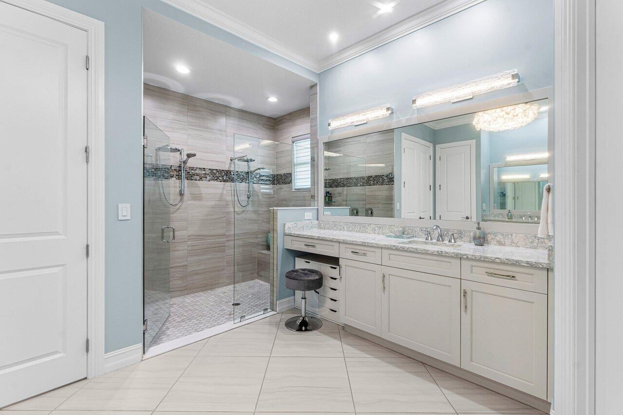 Canopy Creek Residence photo 25
