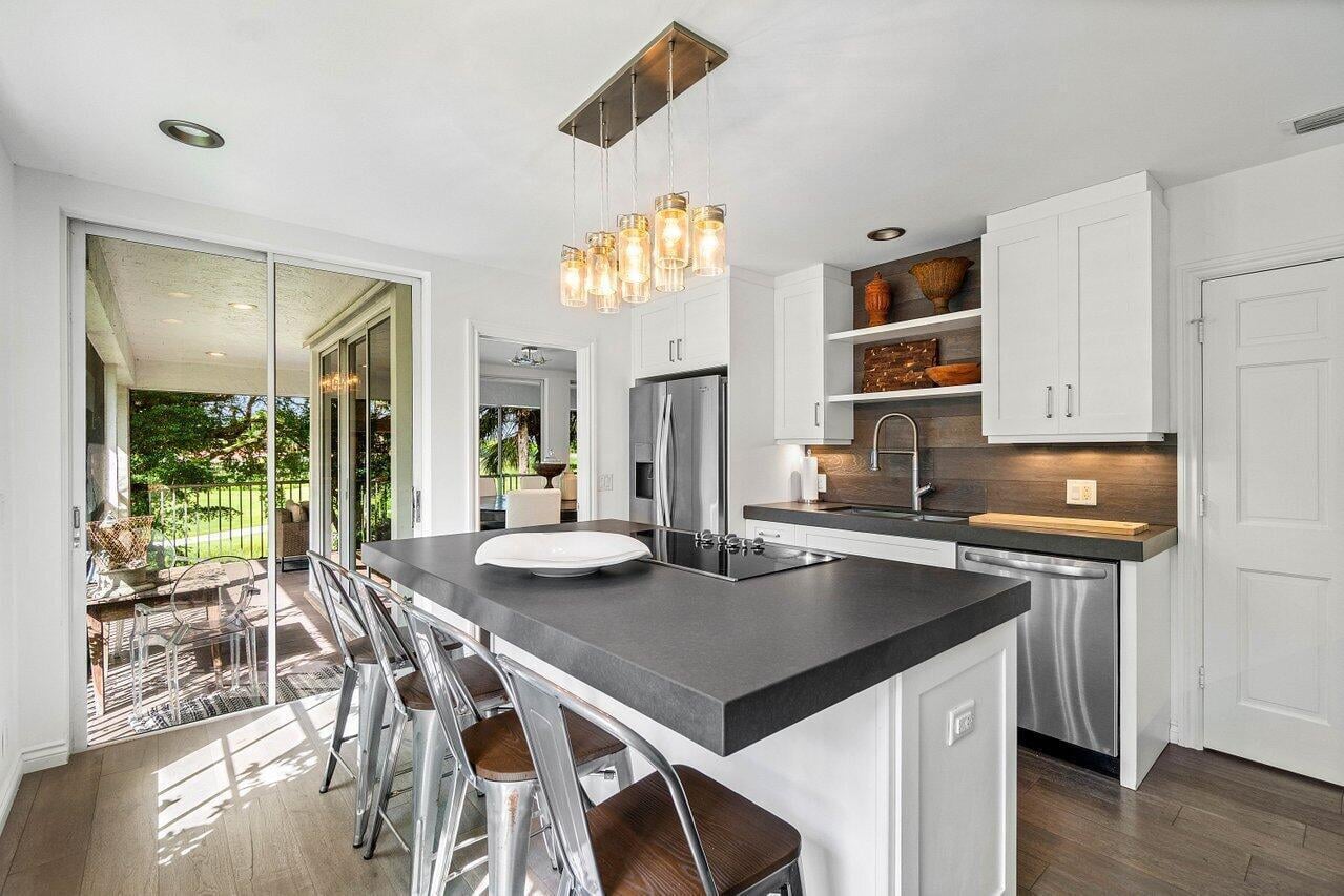 First Fairway Residence photo 12