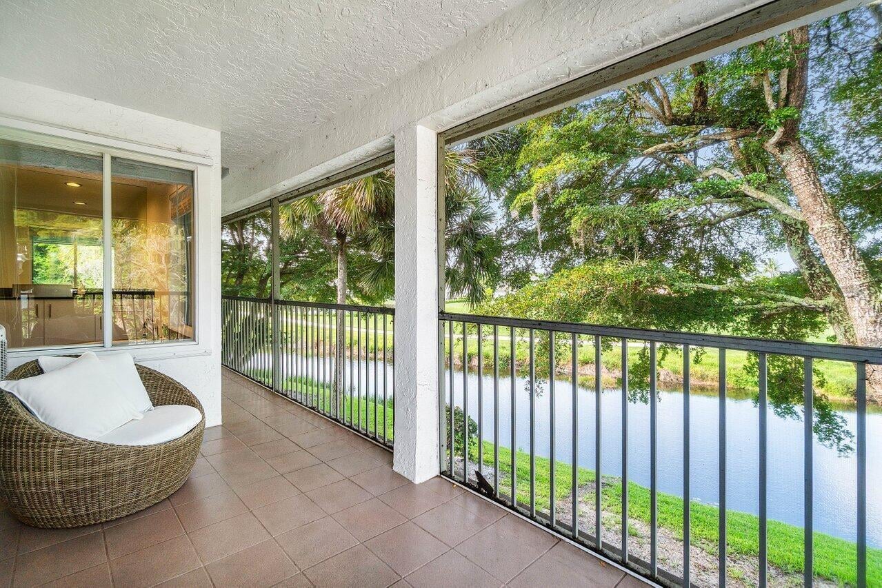 First Fairway Residence photo 27