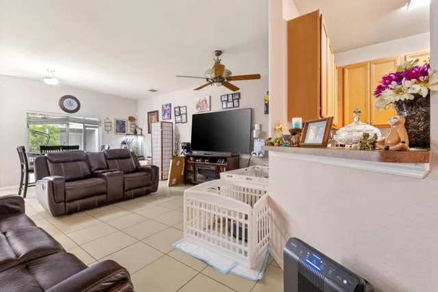 Residence photo 12
