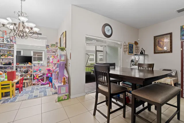 Residence photo 18