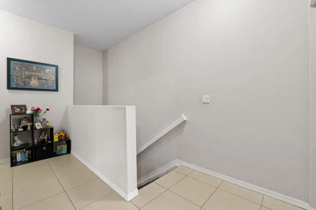 Residence photo 25