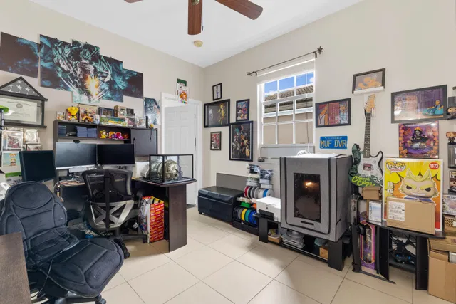Residence photo 32