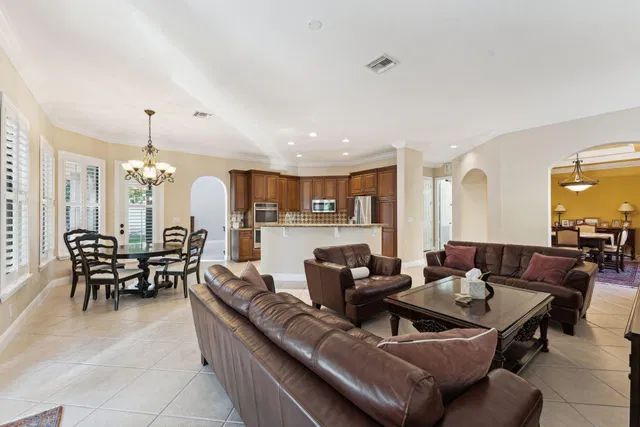 Residence photo 8