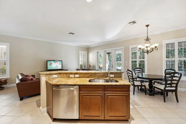 Residence photo 13