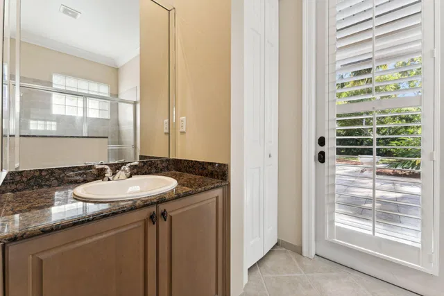 Residence photo 19