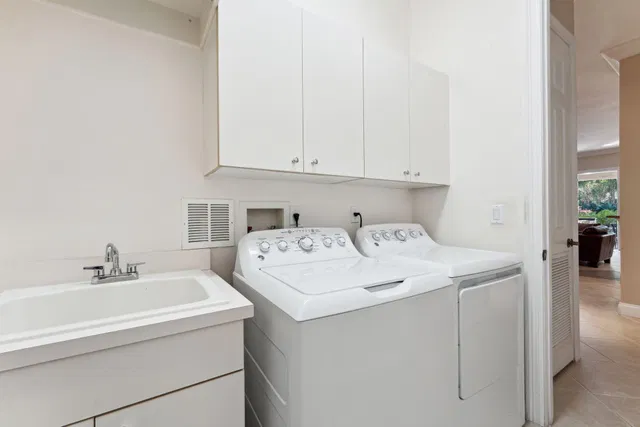 Residence photo 24