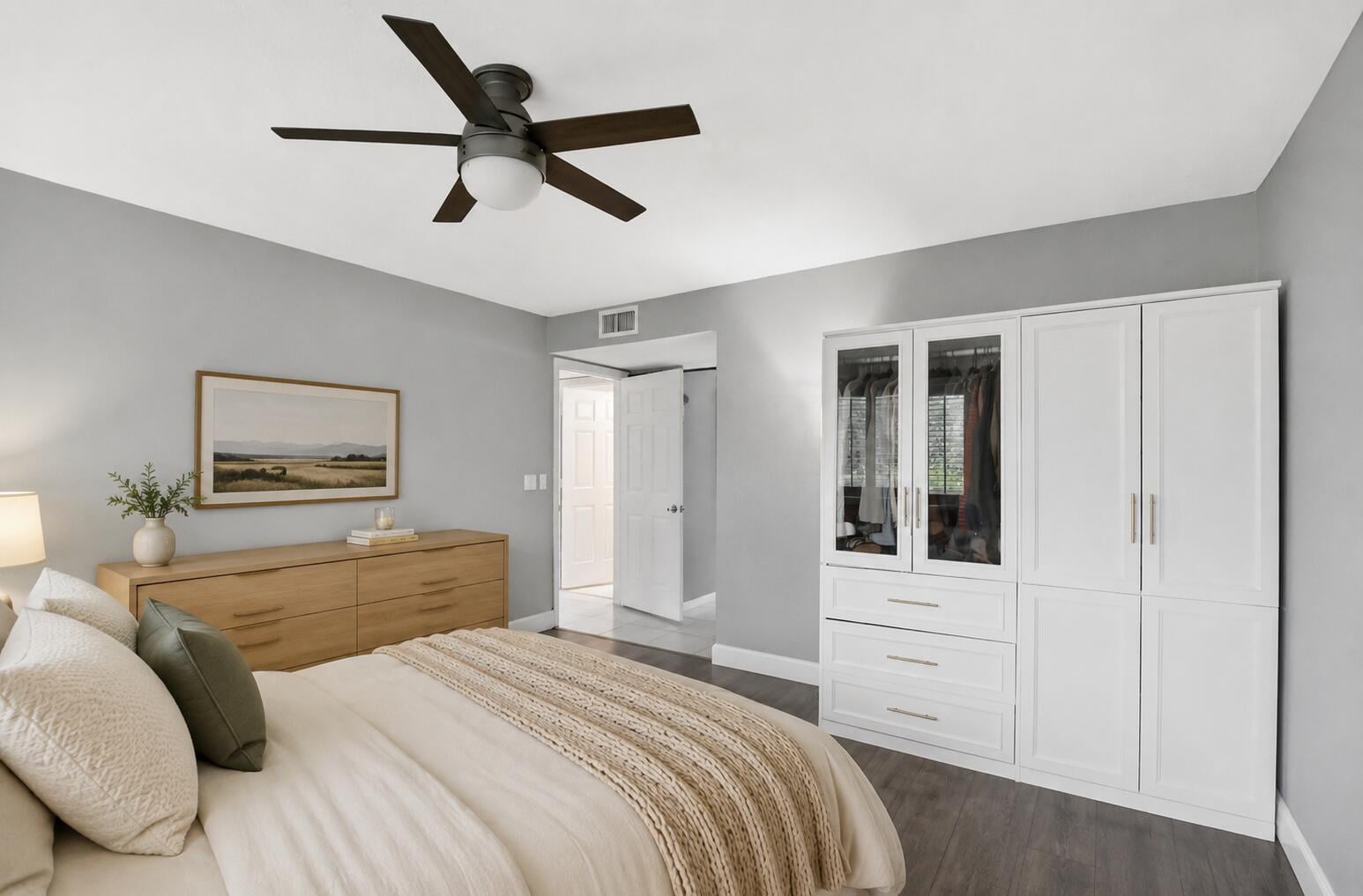 Unit 104 photo 17