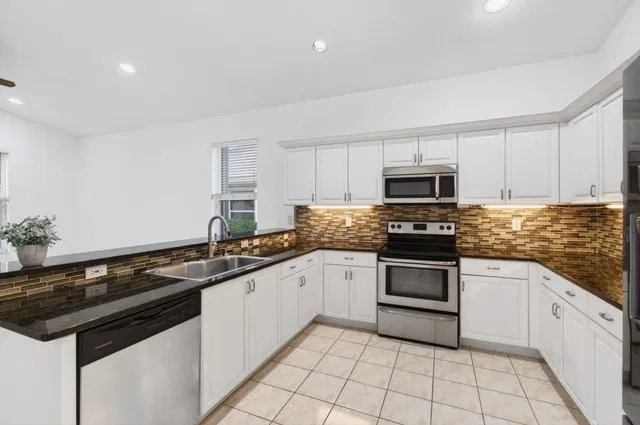 Residence photo 18