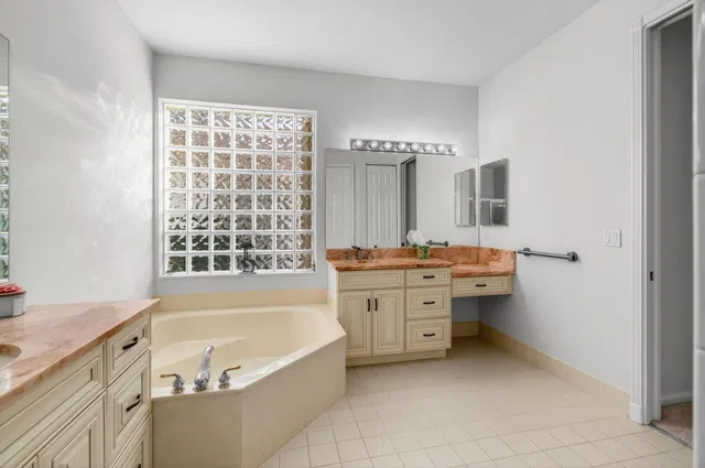 Residence photo 35
