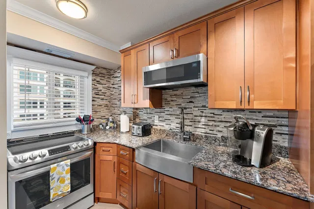 Singer Island Unit 502 photo 4
