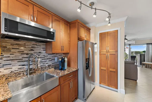 Singer Island Unit 502 photo 6