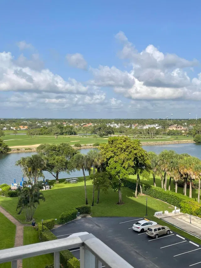 Golfview North Palm Beach I Unit 706 photo 3