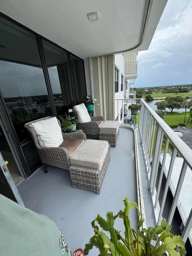 Golfview North Palm Beach I Unit 706 photo 8