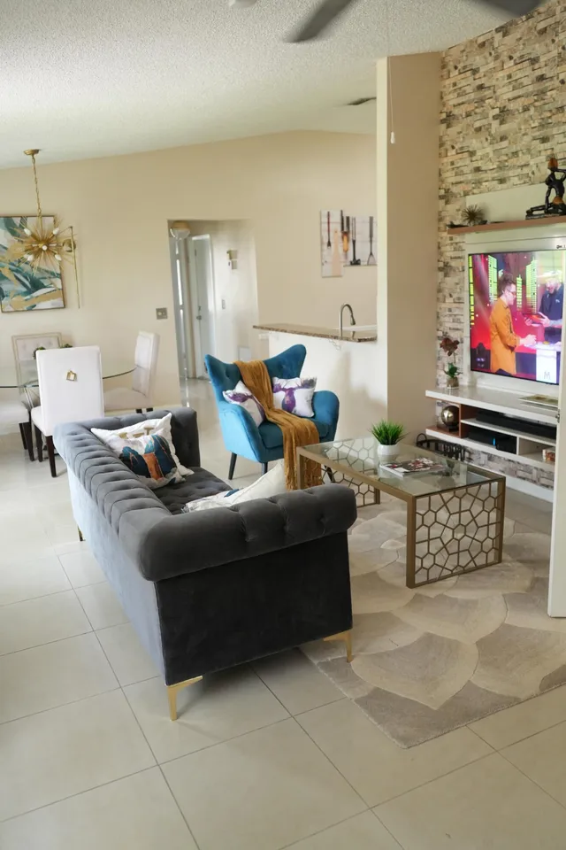 Unit 201 photo 15