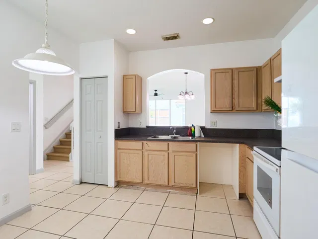 Residence photo 2