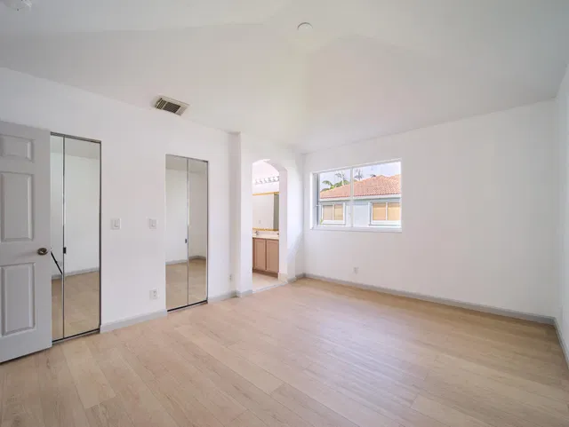 Residence photo 8