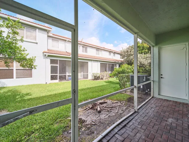 Residence photo 20