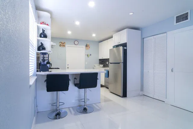 Residence photo 2