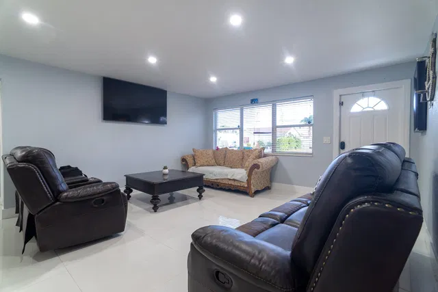 Residence photo 5