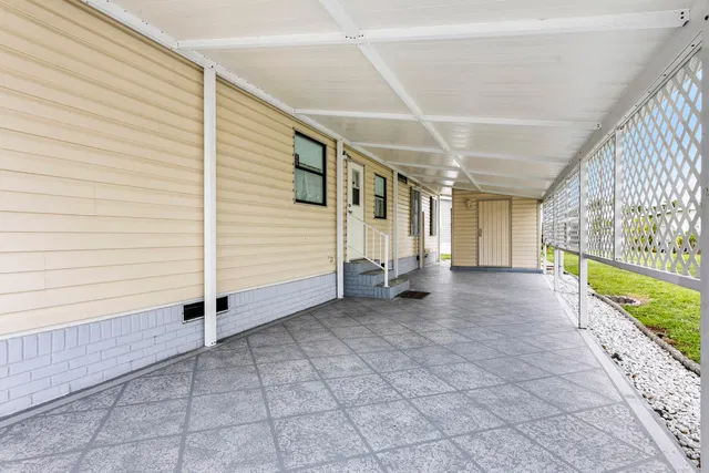 Residence photo 3