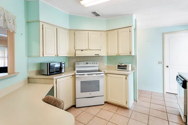 Residence photo 5