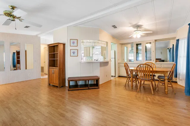Residence photo 8