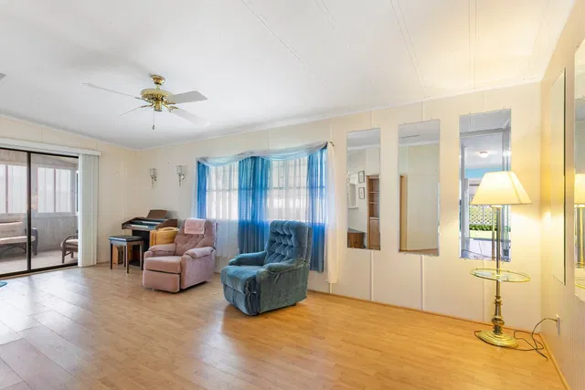 Residence photo 10