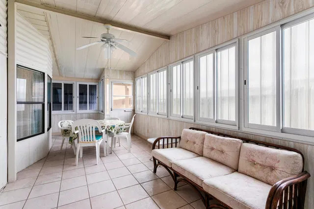 Residence photo 11