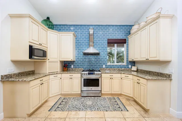 Residence photo 22