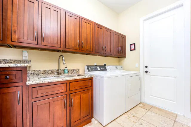 Residence photo 37