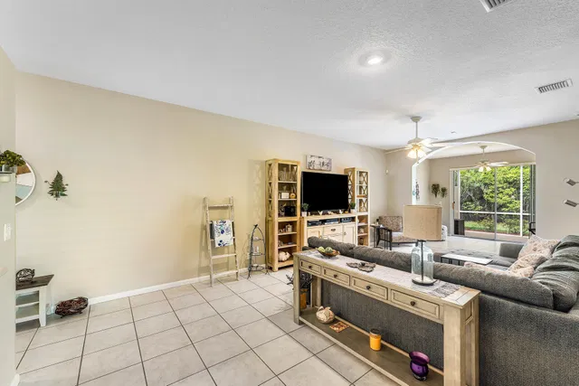 Residence photo 9
