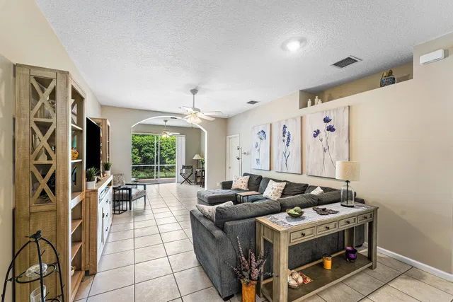 Residence photo 11
