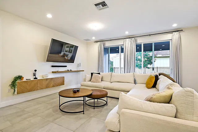 Residence photo 8