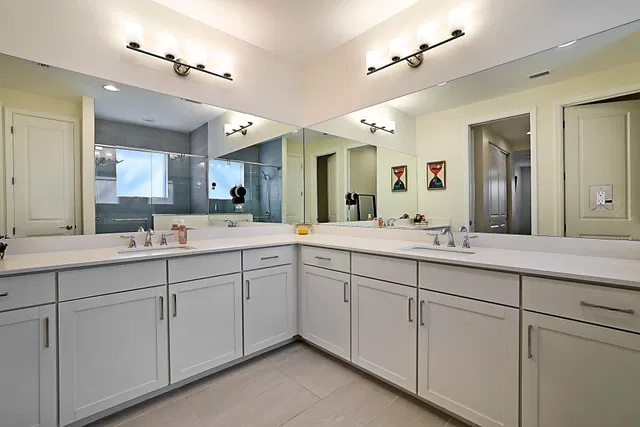 Residence photo 22