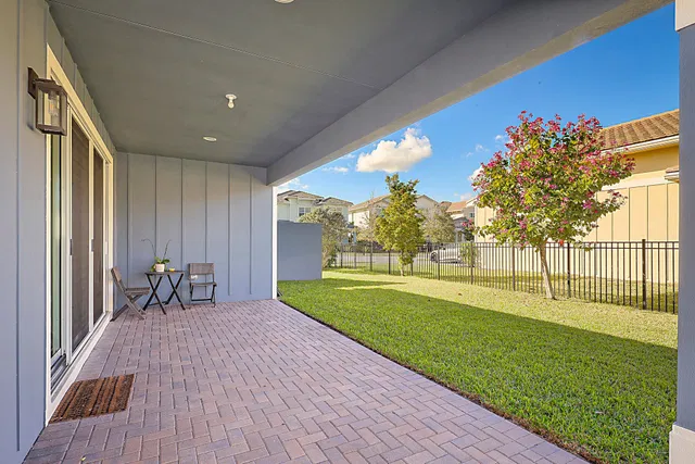 Residence photo 31