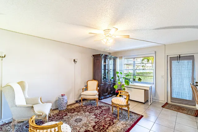 Residence photo 3