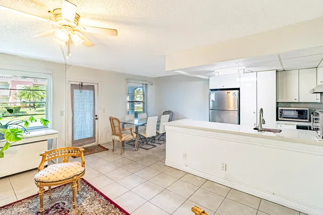 Residence photo 5