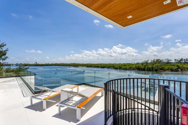 Unit Penthouse photo 3
