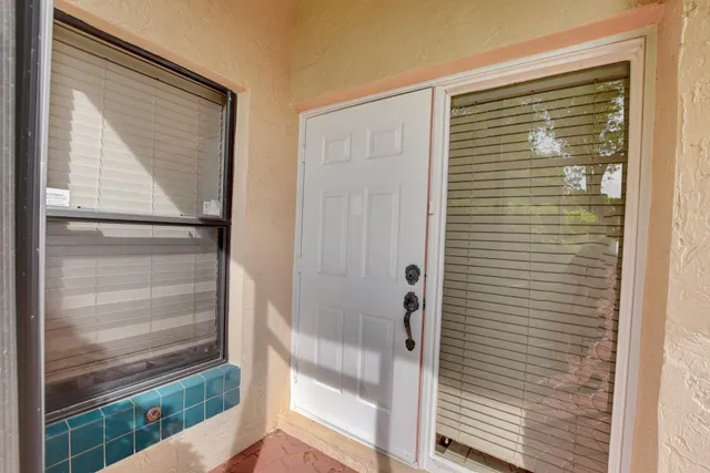 Residence photo 5