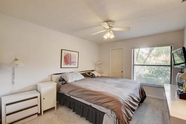 Residence photo 6