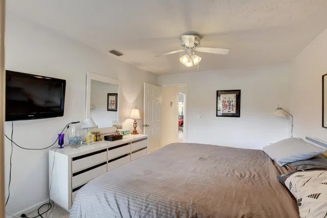 Residence photo 8