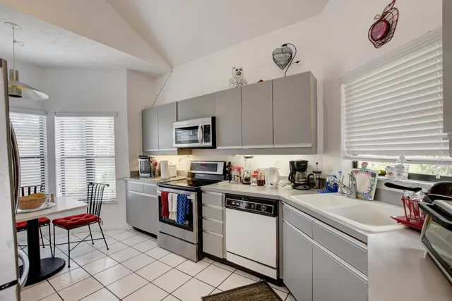 Residence photo 11