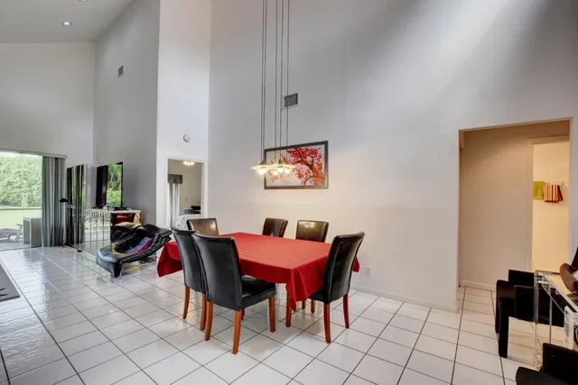 Residence photo 16