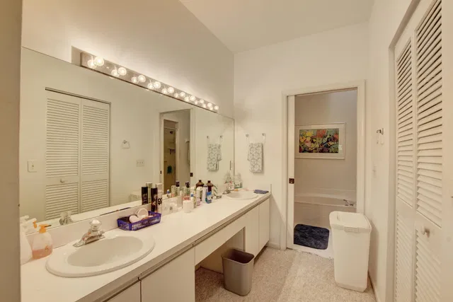 Residence photo 25