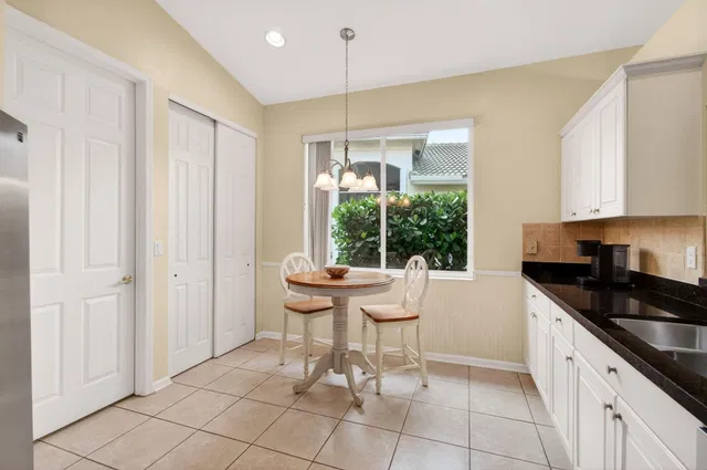 Residence photo 18