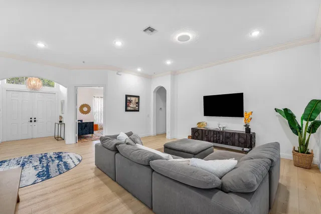  Residence photo 6